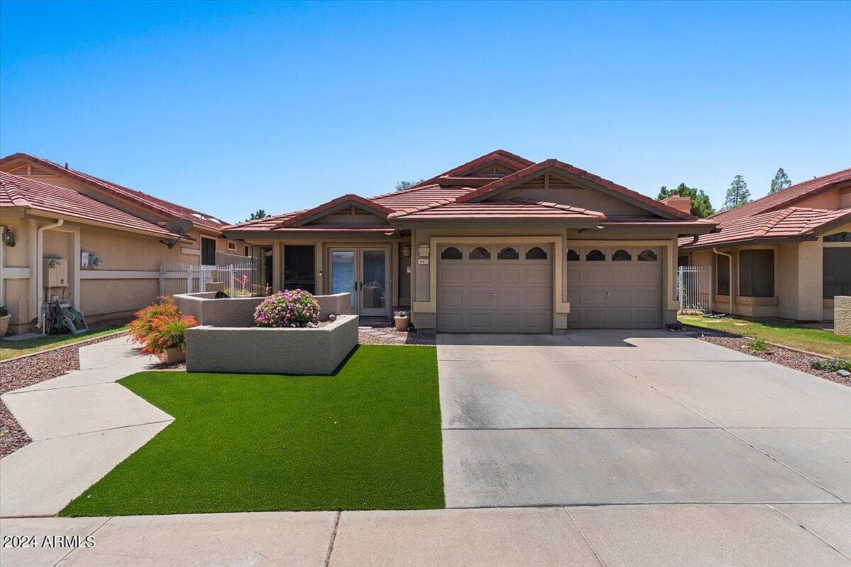 687 N May St Chandler, AZ 85226 photo 2