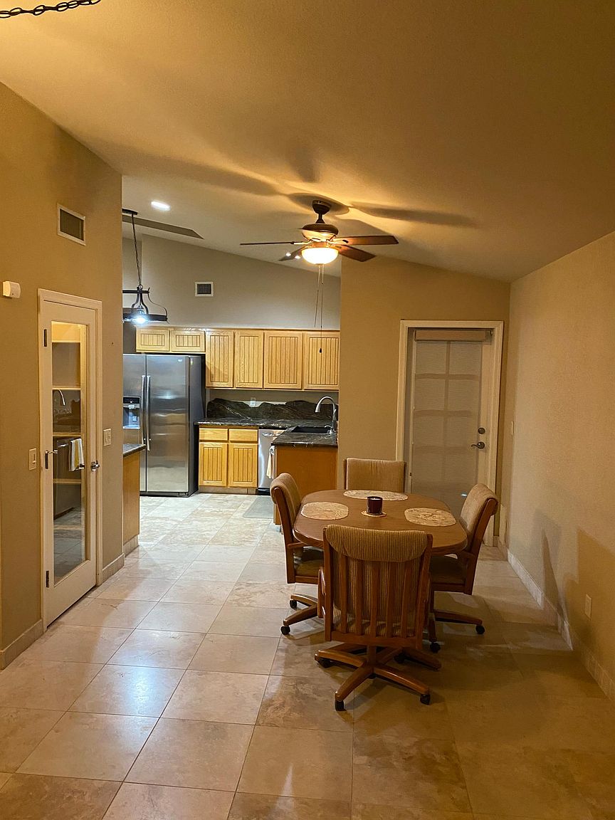 5801 W Linda Ln photo 3
