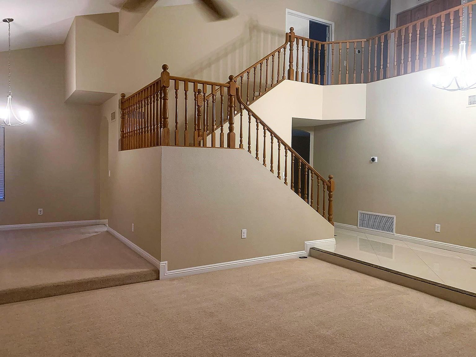 28 E Yvonne Ln photo 3