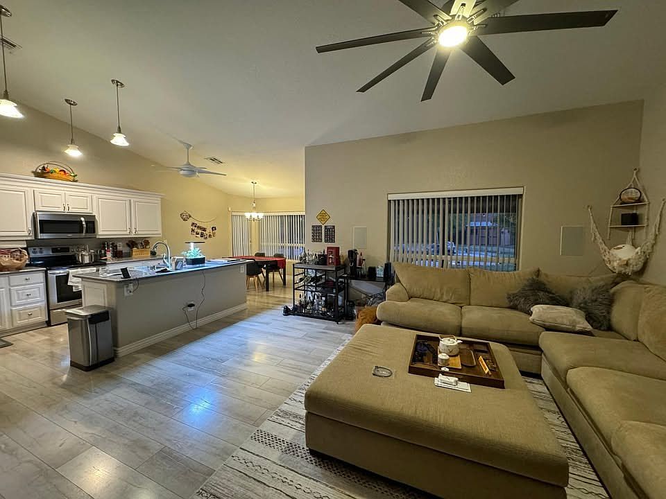 5311 W Kesler Ln photo 2