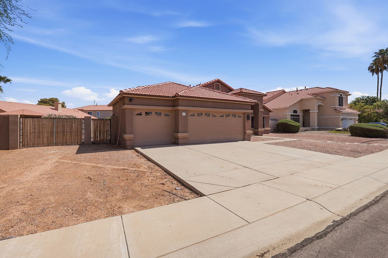 1274 E Lake Dr photo 2