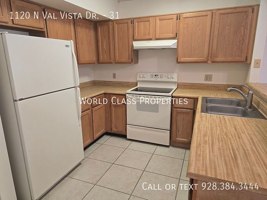 1120 N Val Vista Dr photo 4