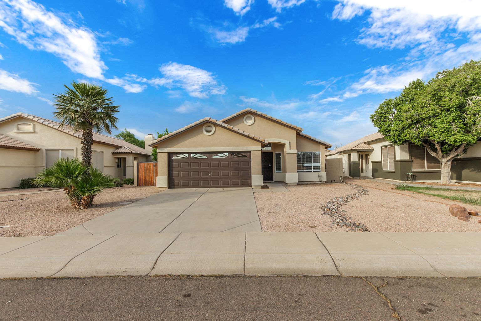 4050 E Orion St photo 2