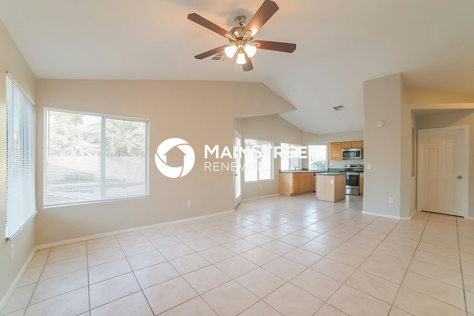 7558 E Navarro Ave photo 4
