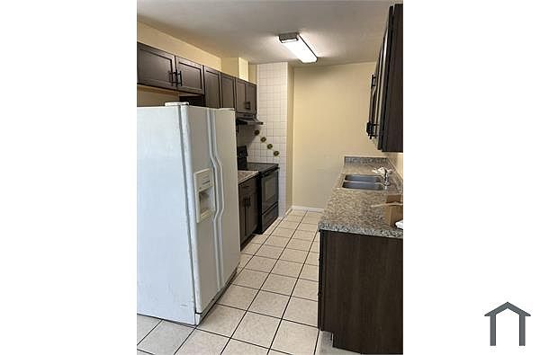 150 Denio St photo 3