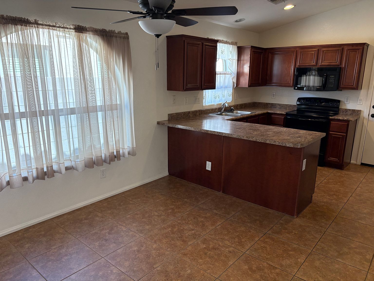 9844 West Salter Drive photo 3