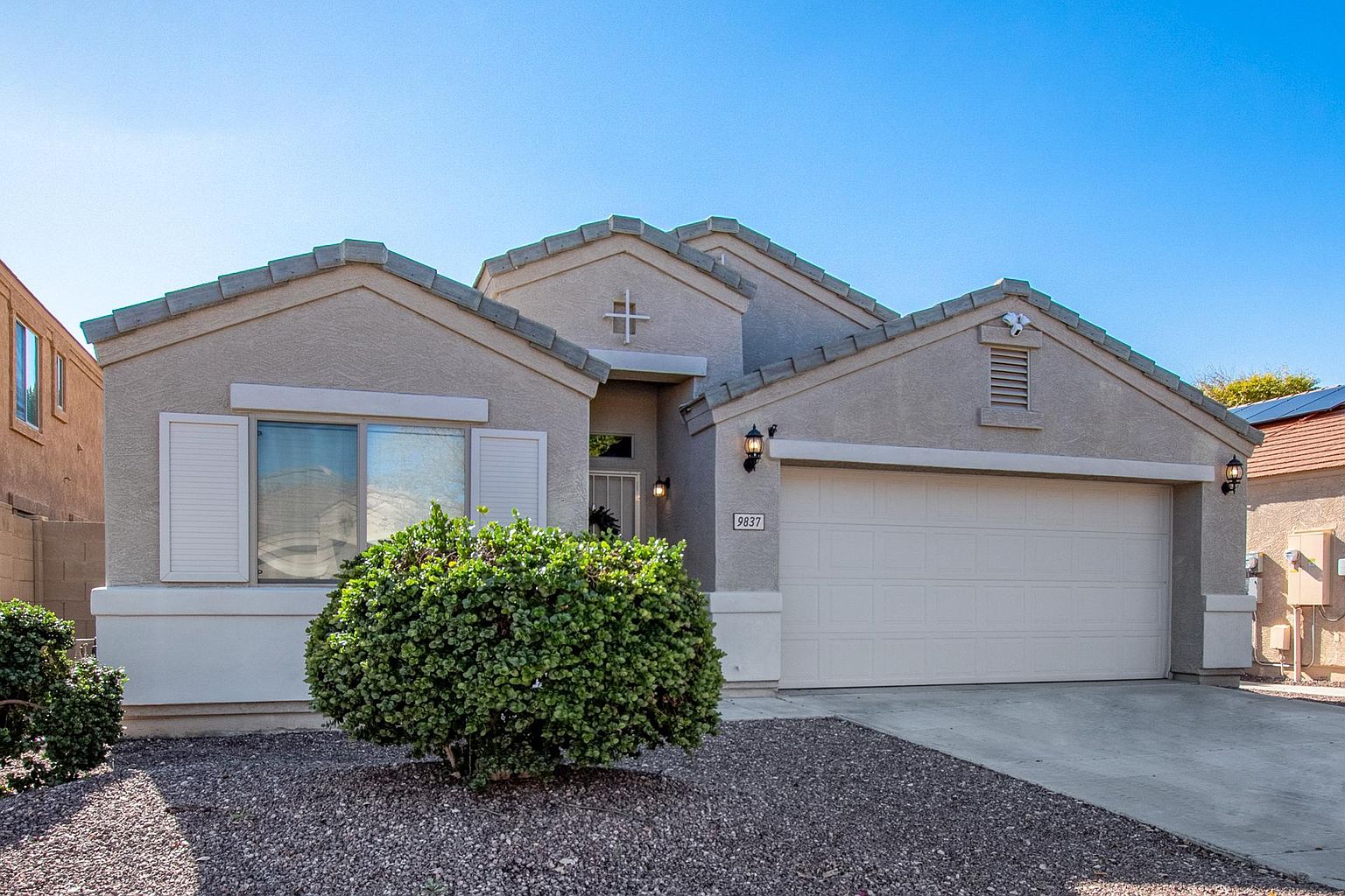 9837 W Salter Dr Peoria, AZ 85382 photo 5