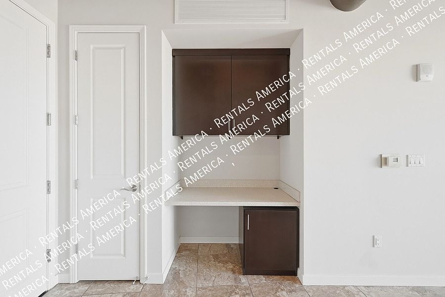 1 E Lexington Ave Phoenix, AZ 85012 photo 3