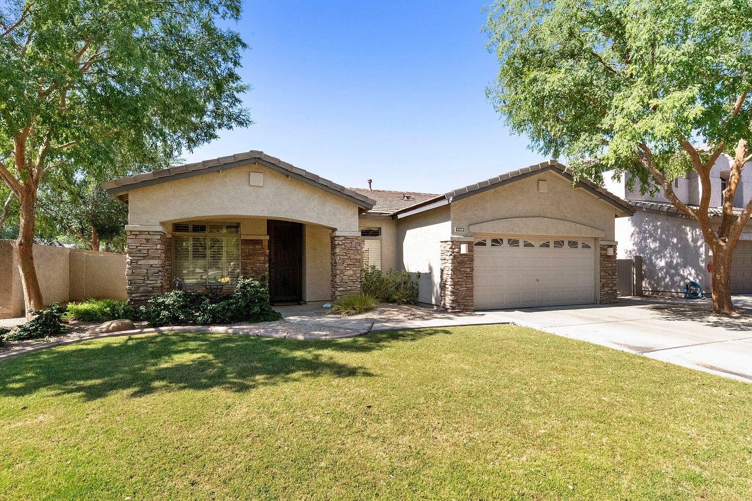 1743 E Park Ave photo 2