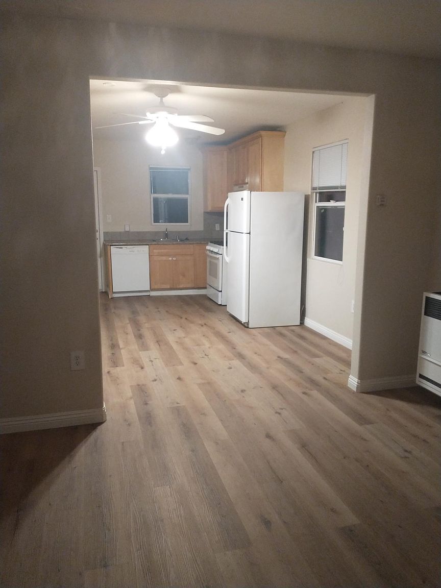 422 Bay St photo 5
