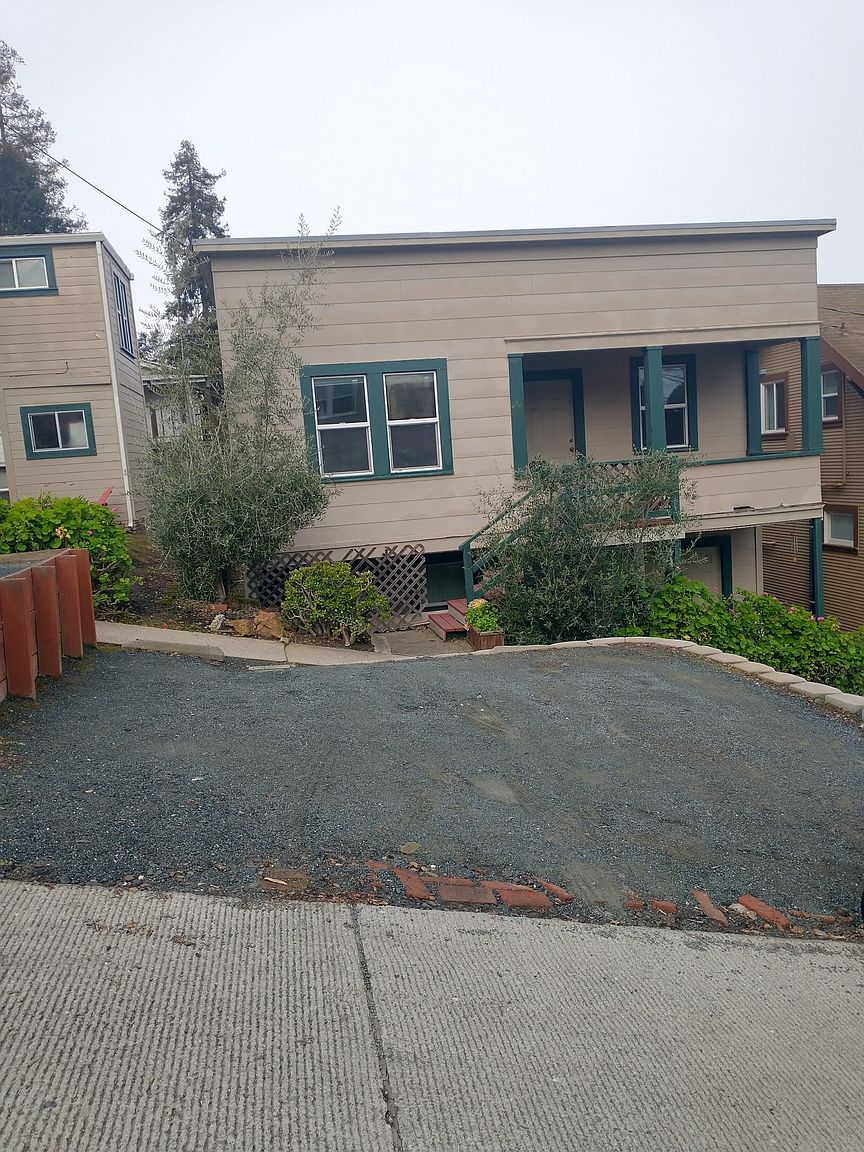 422 Bay St photo 2