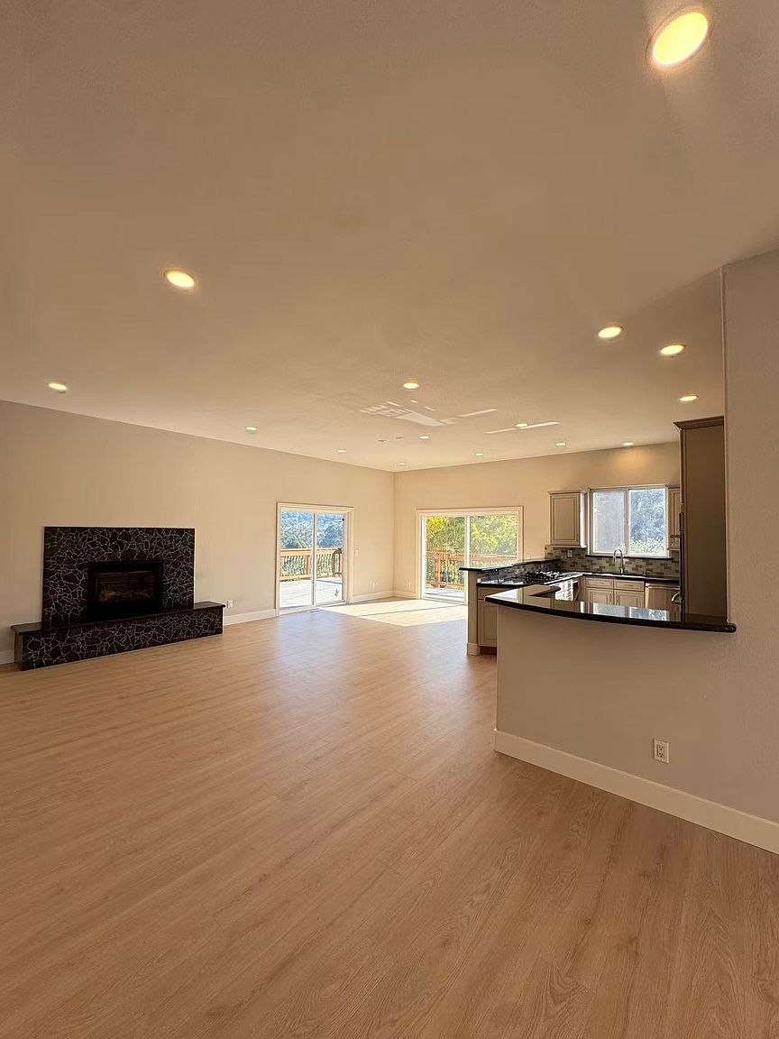 4312 Santa Rita Rd photo 5