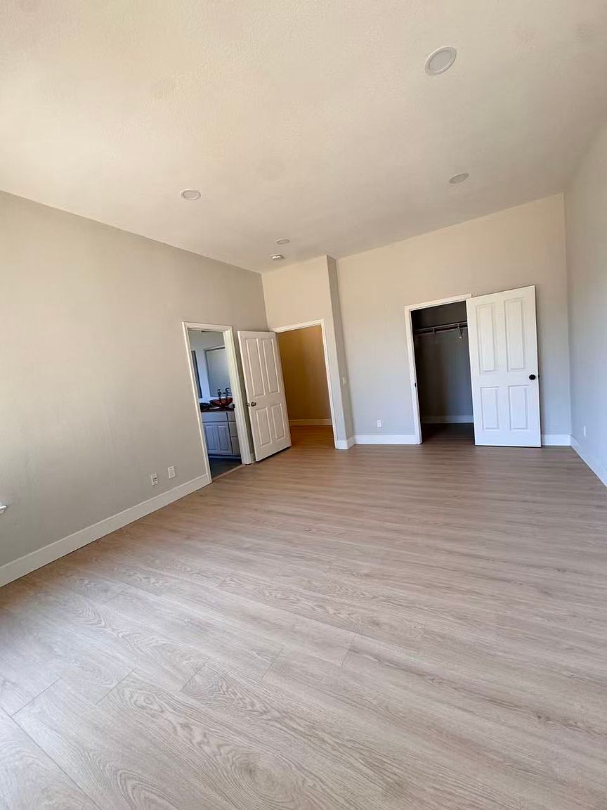 4312 Santa Rita Rd photo 2