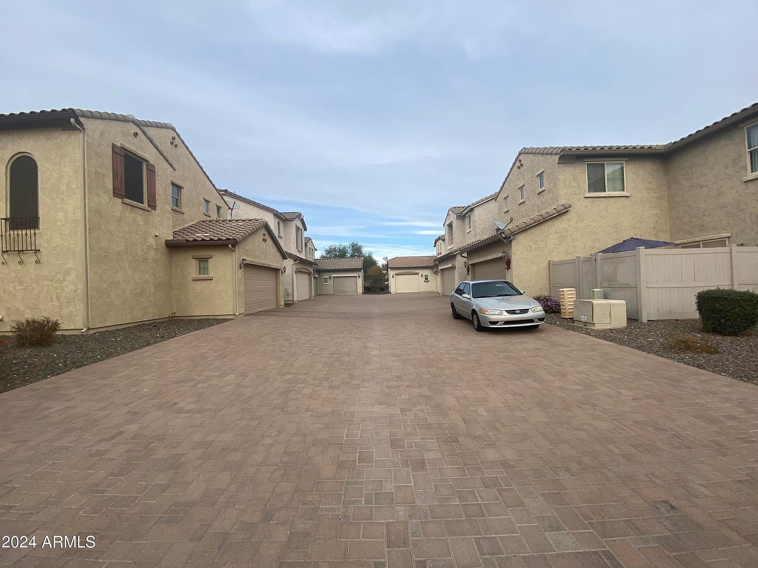 5336 W Molly Ln photo 2