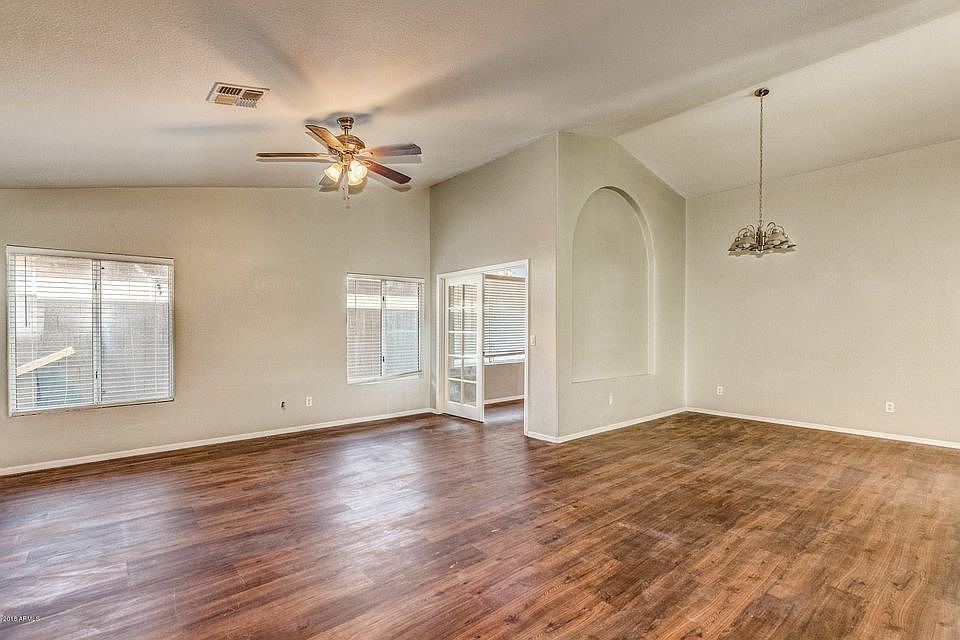 831 W Sierra Madre Ave photo 5
