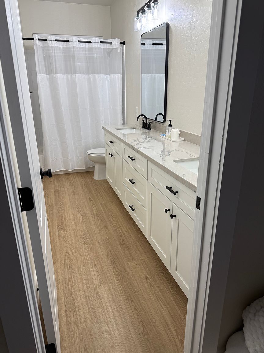 344 W Leah Ave photo 2