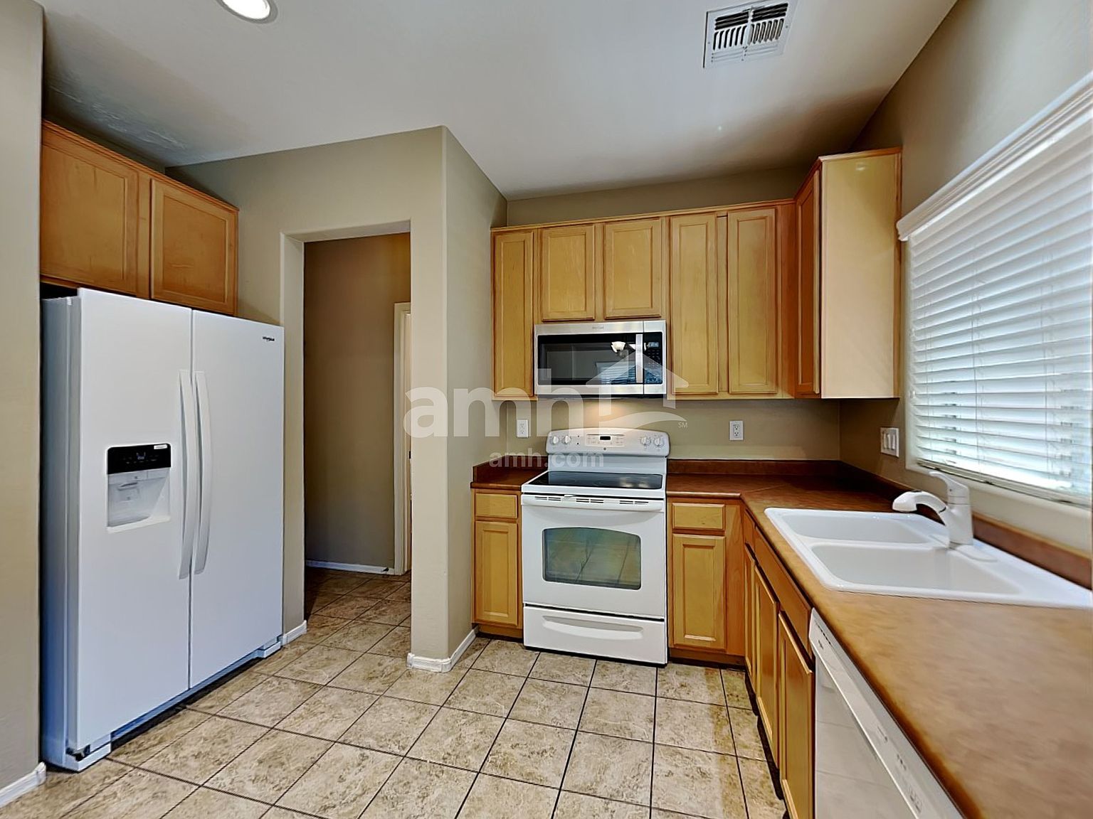 4748 E Redfield Rd photo 5