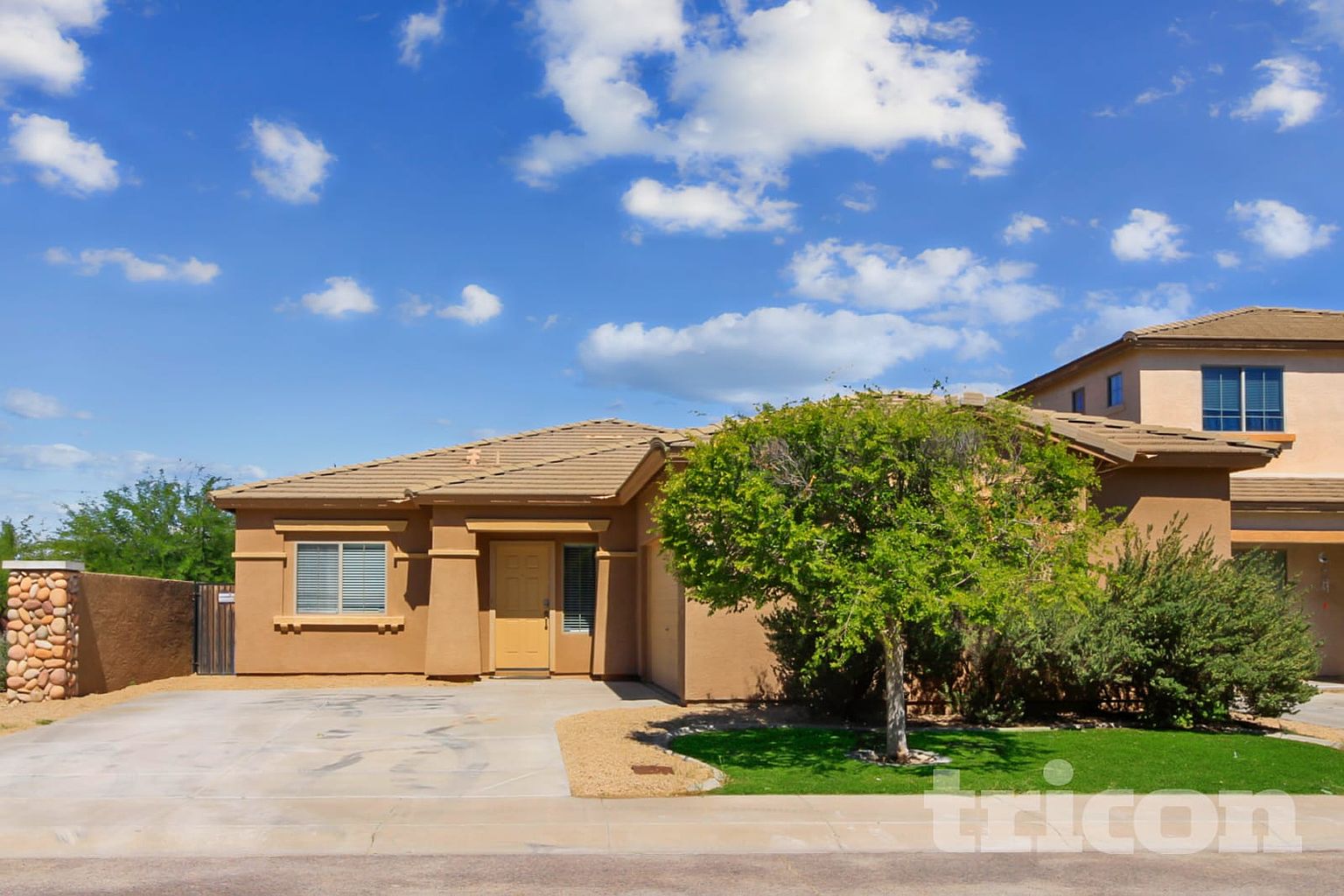 5010 W Fawn Dr Phoenix, AZ 85339 photo 2