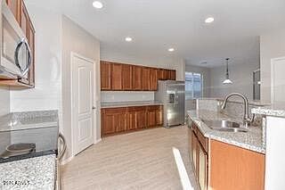 9207 W Bent Tree Dr Peoria, AZ 85383 photo 5