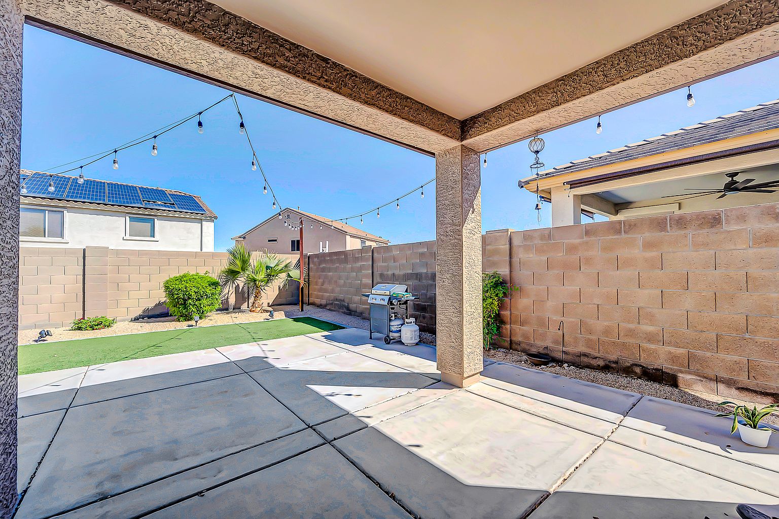 9207 N 182nd Ln photo 4