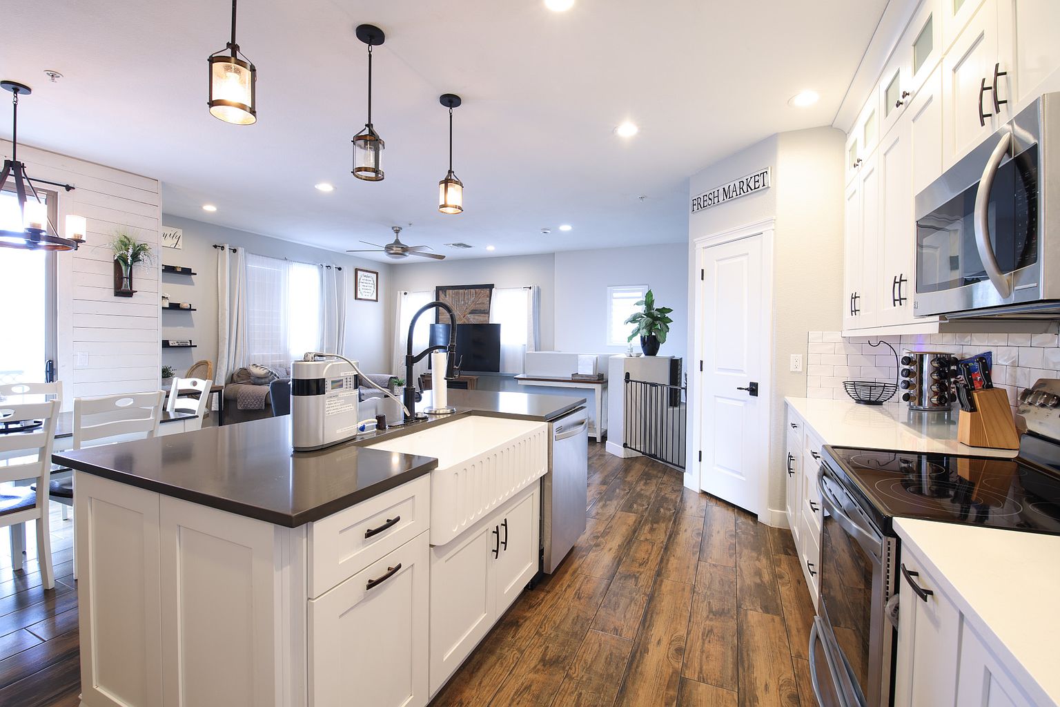 7444 S 30th Ter photo 5