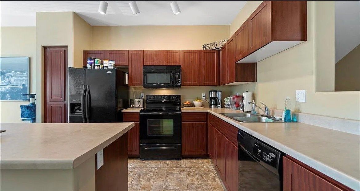 22125 N 29th Ave Phoenix, AZ 85027 photo 4
