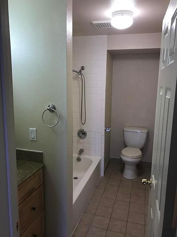 2233 84th Ave photo 4
