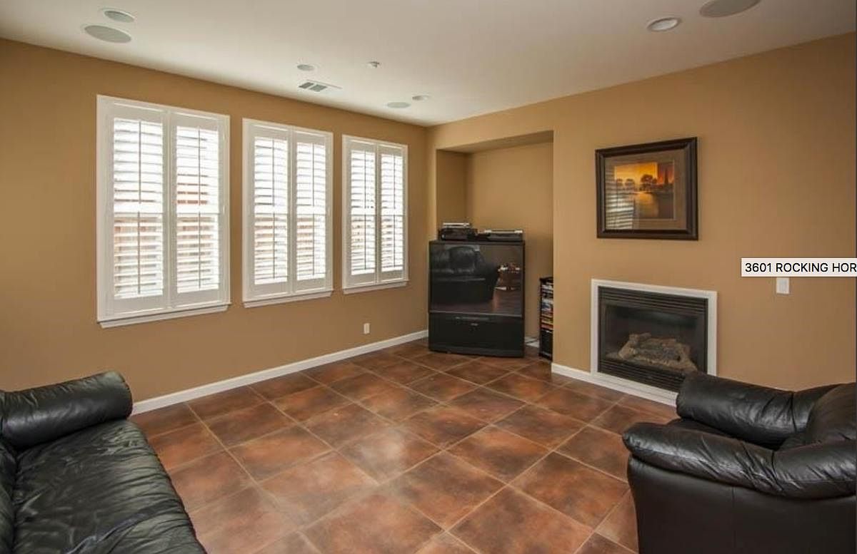 3601 Rocking Horse Ct photo 3