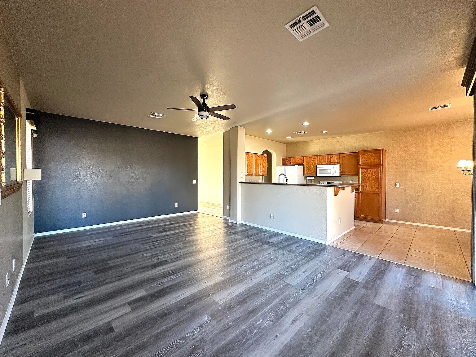 2712 E Tyson St photo 2