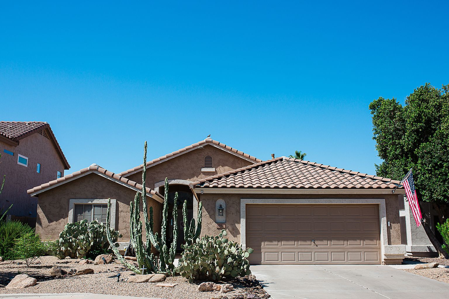 1767 W Amberwood Dr photo 3