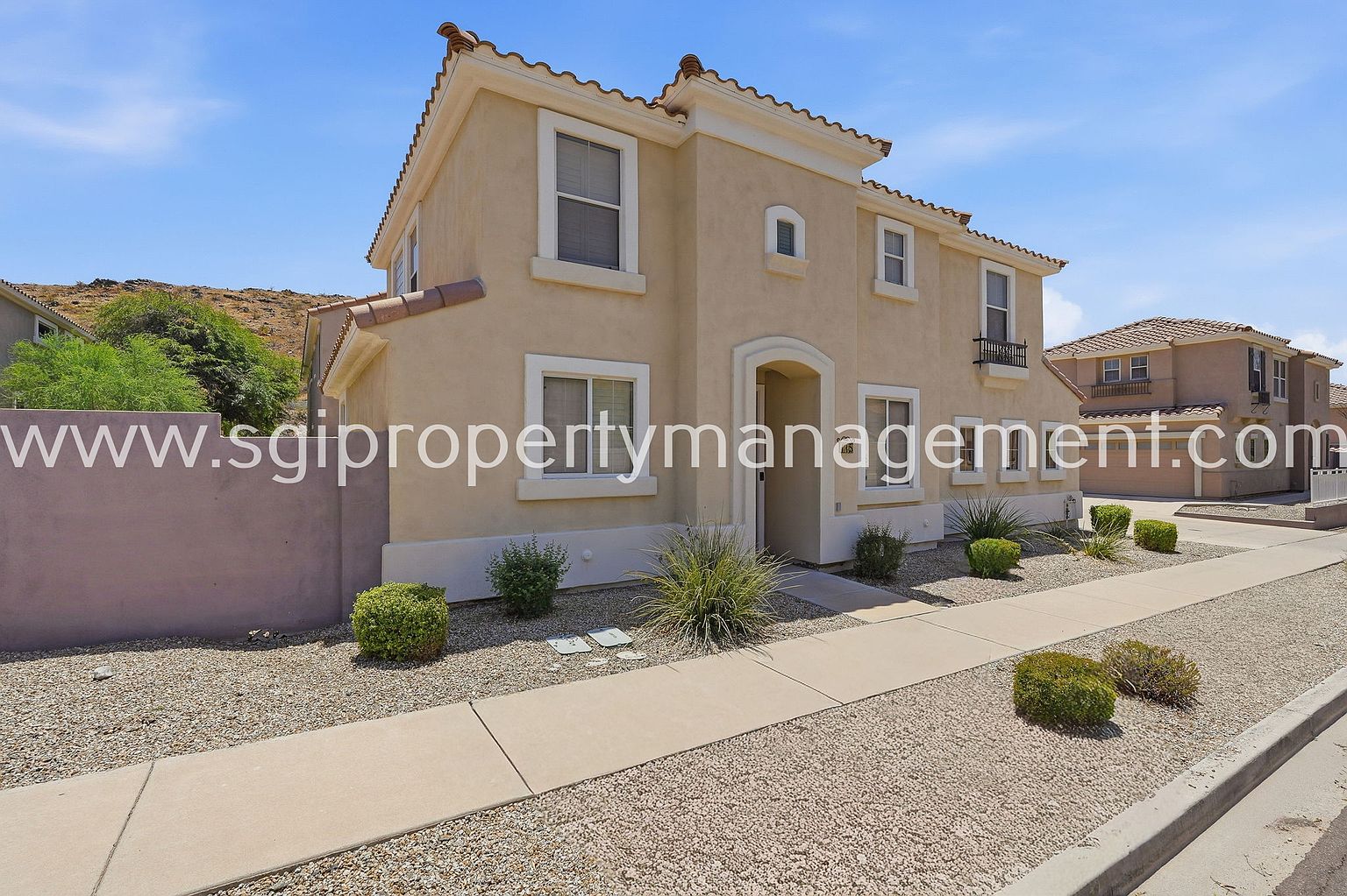 115 W Mountain Sage Dr Phoenix, AZ 85045 photo 3