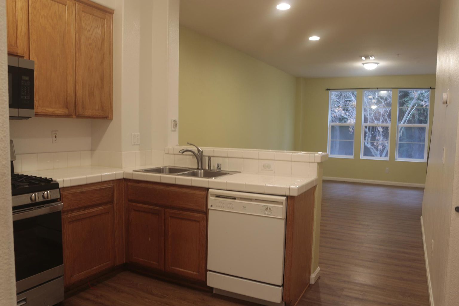 464 Marina Way photo 4