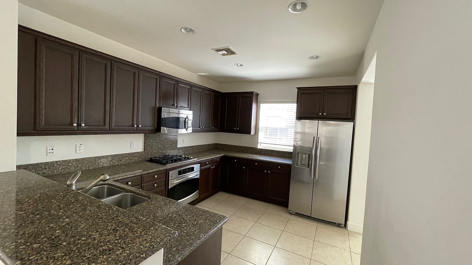 2939 Kobio Dr photo 5