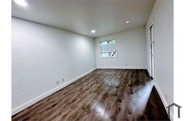 847 7th St photo 4
