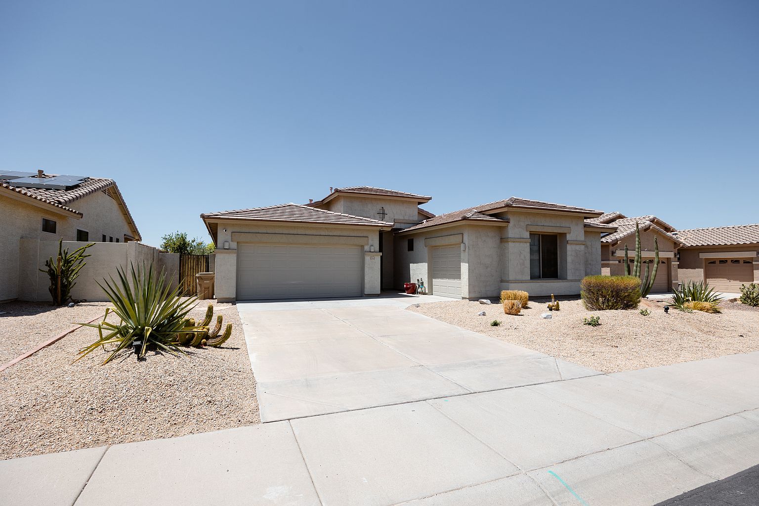 18462 W Western Star Blvd Goodyear, AZ 85338 photo 2