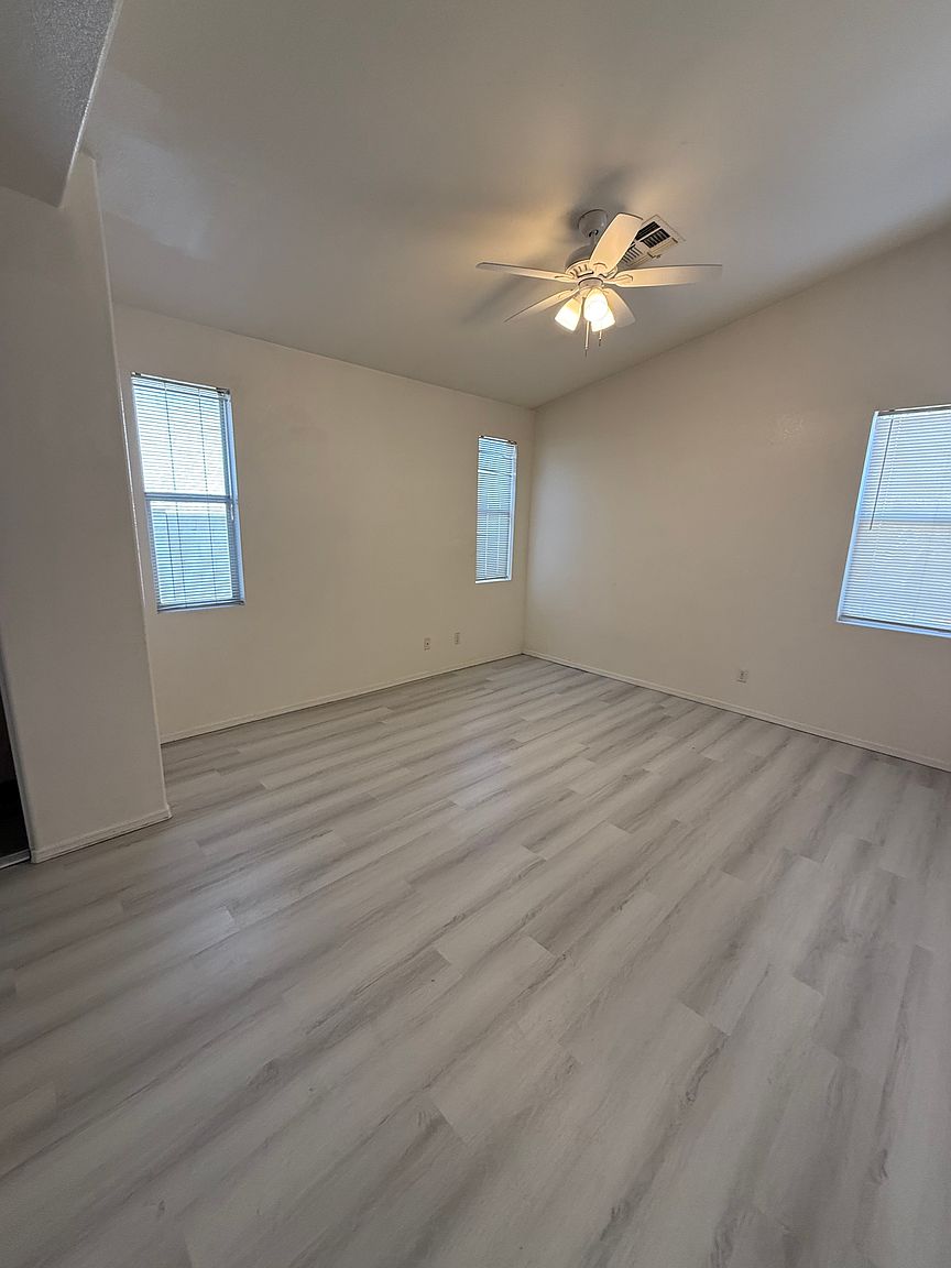 16080 W Maricopa St photo 4