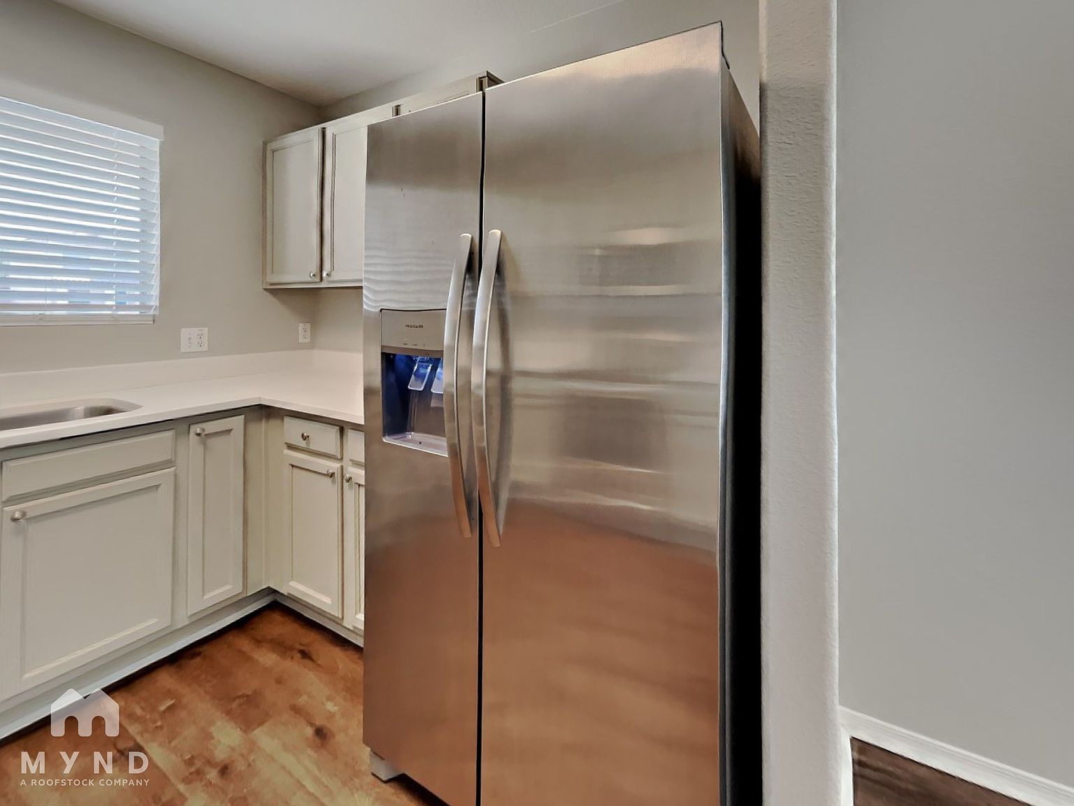 16025 W Lilac St photo 4