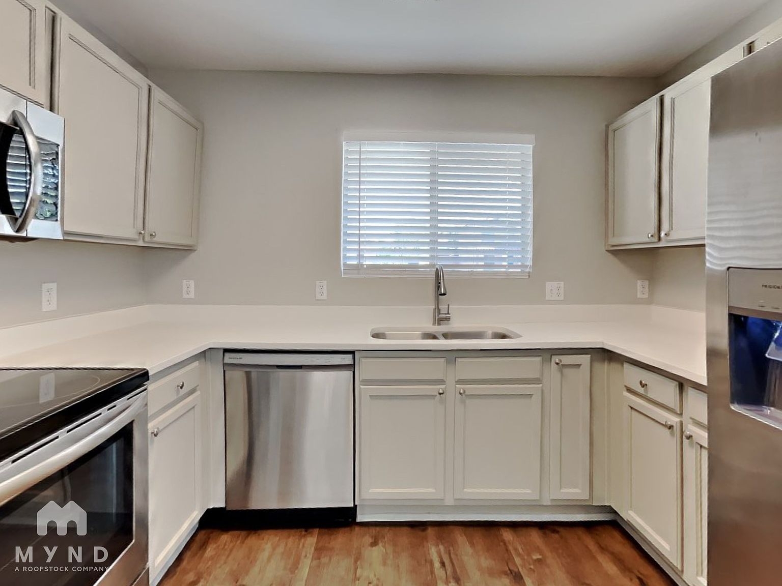 16025 W Lilac St photo 3