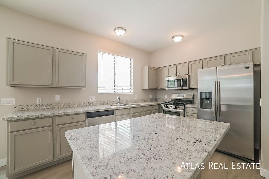 16271 W Madison St photo 3