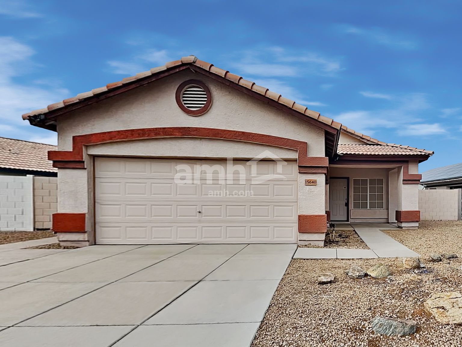 15640 W Magnolia St photo 2