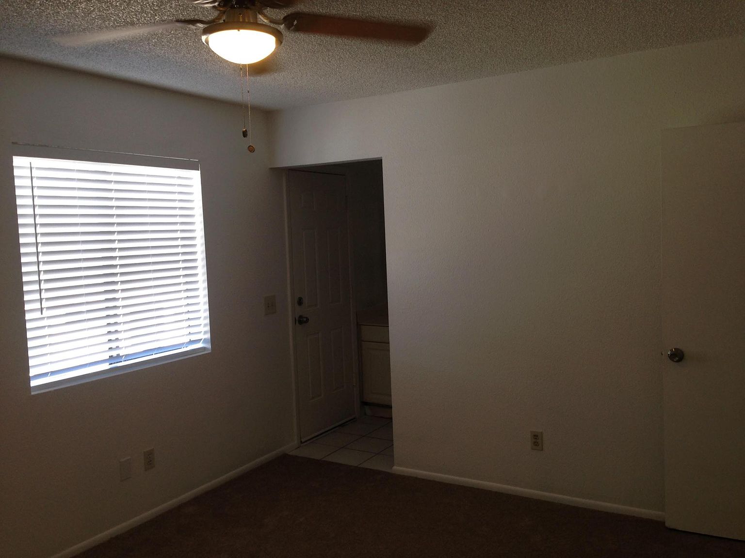 102 E Gardenia Dr photo 3