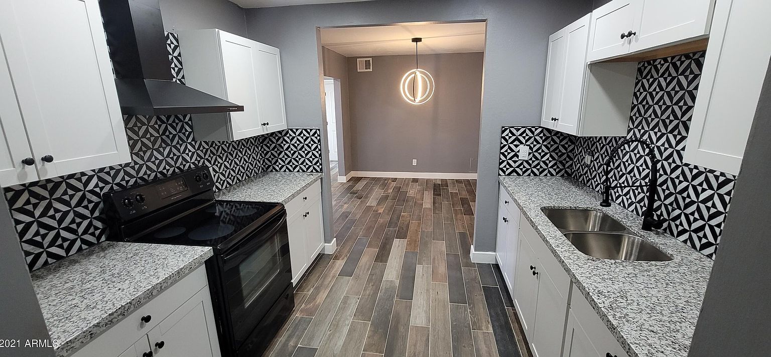 105 N Los Robles Dr Goodyear, AZ 85338 photo 4