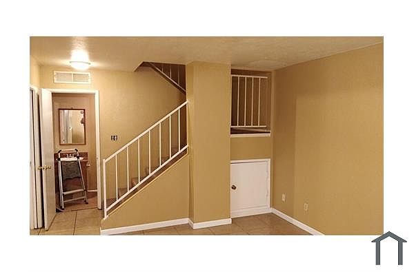 304 E Lawrence Blvd photo 3