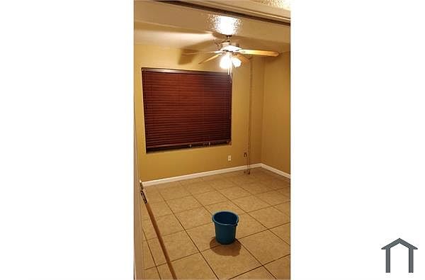 304 E Lawrence Blvd photo 4