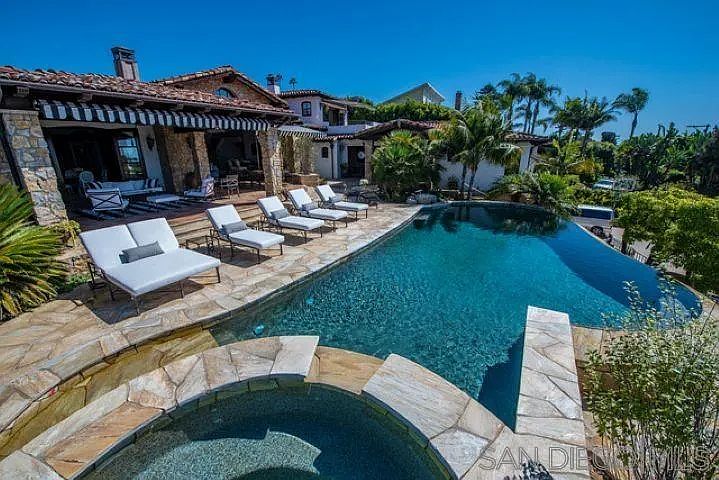 208 S Rios Ave photo 5