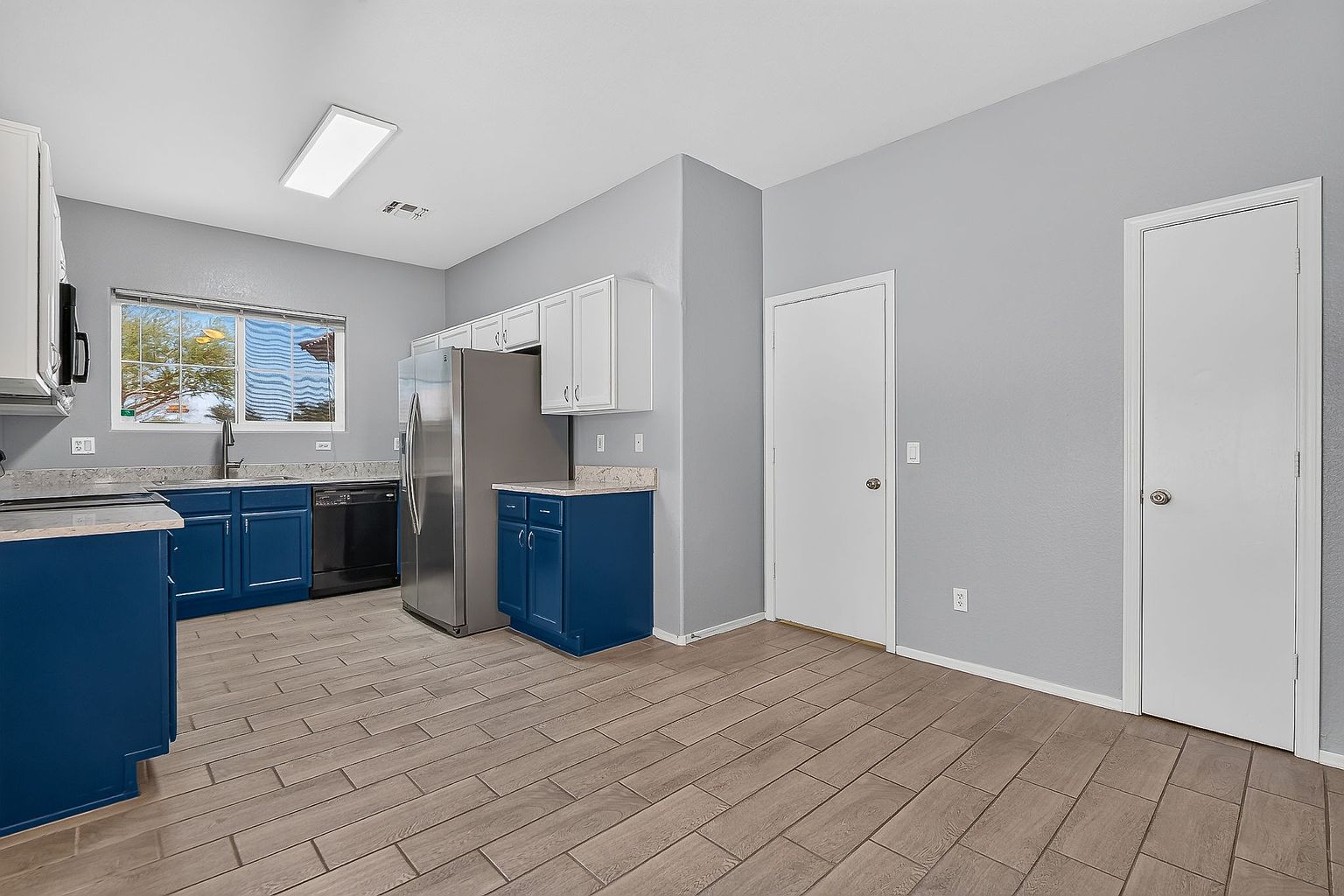 15542 N 136th Ln photo 5