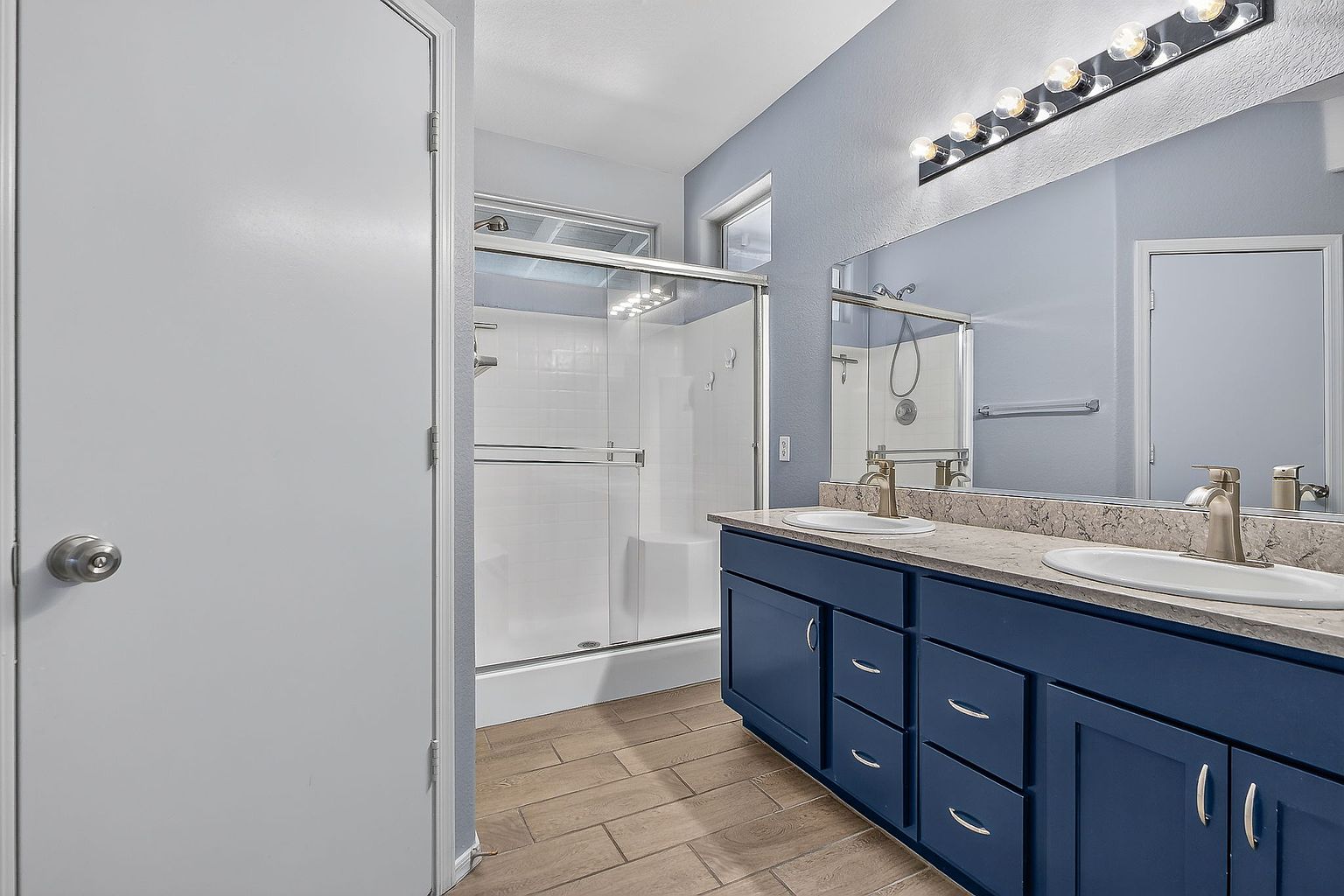 15542 N 136th Ln photo 4