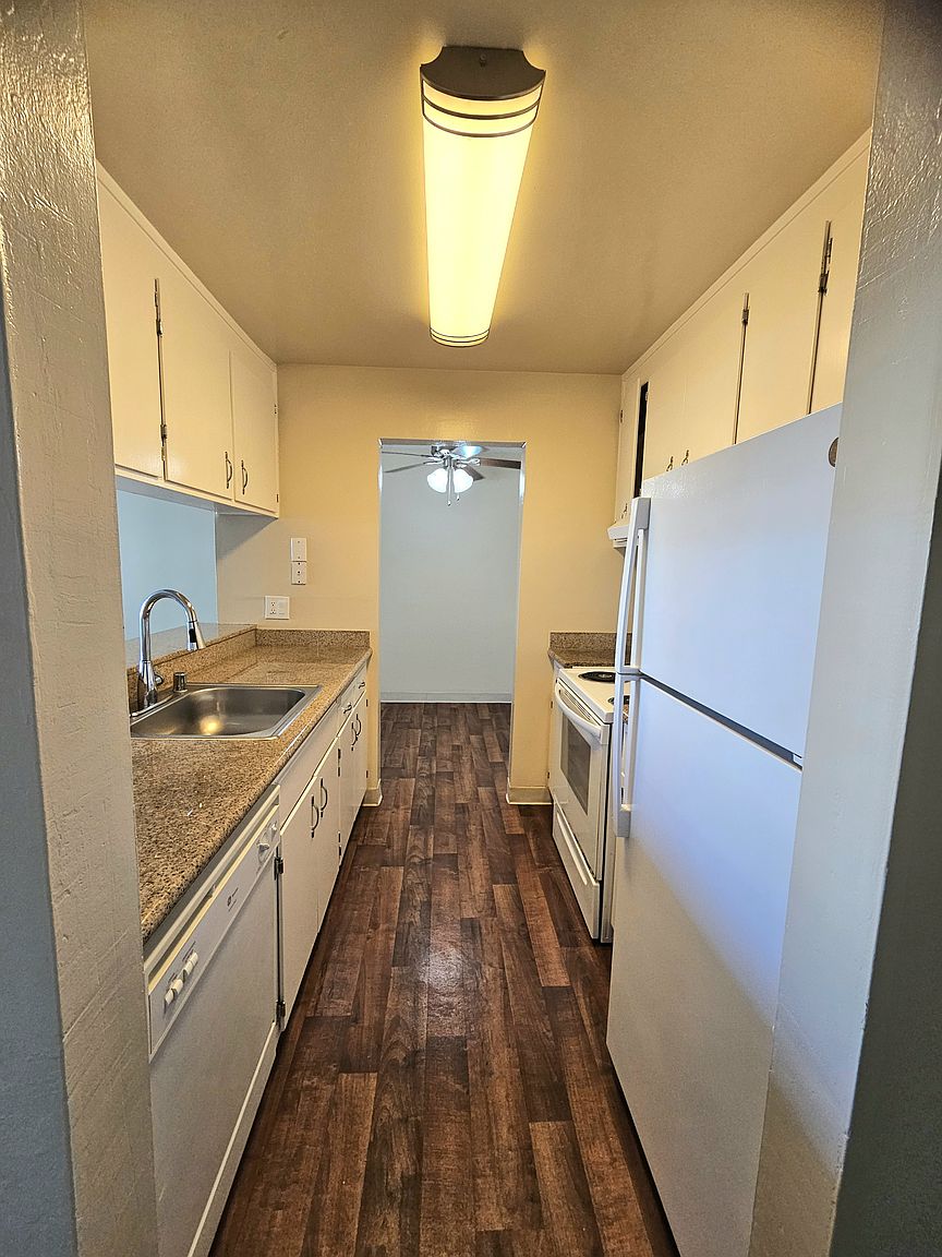 690 Leahy Street, Redwood City, CA 94061 photo 4