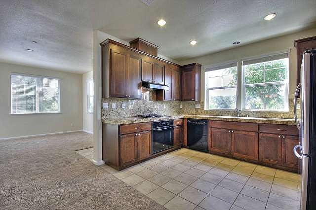 120 Sarafina Way photo 4