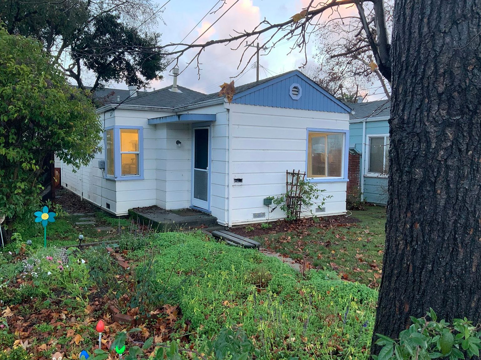 1457 Jefferson Ave photo 2